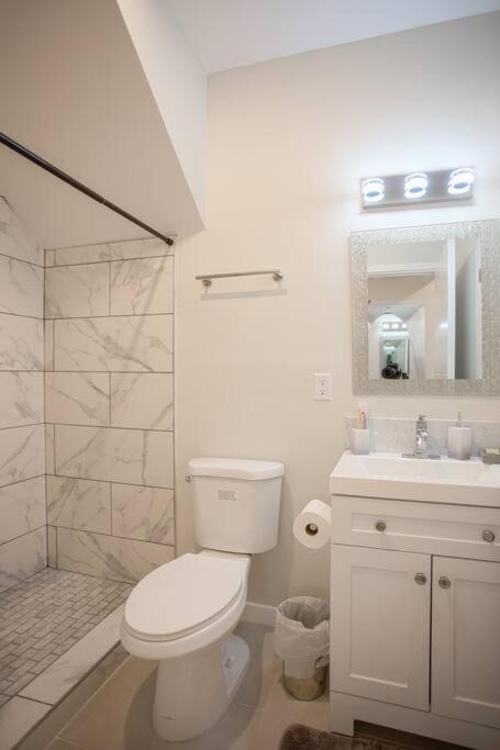 1-Bedroom With Cali King Size Bed In San Diego Exterior foto