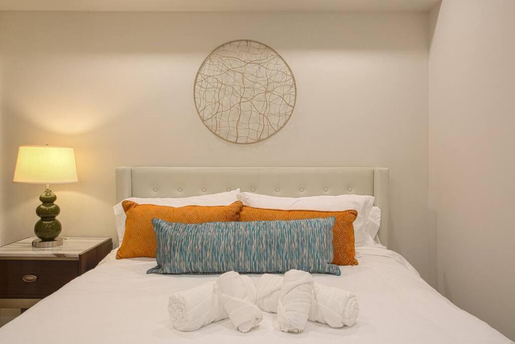 1-Bedroom With Cali King Size Bed In San Diego Exterior foto