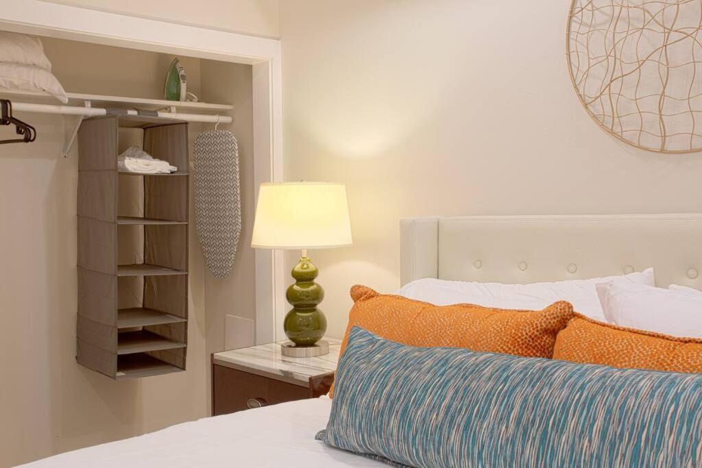 1-Bedroom With Cali King Size Bed In San Diego Exterior foto